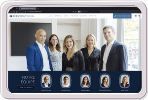 Page équipe cabinet d’avocats sur tablette